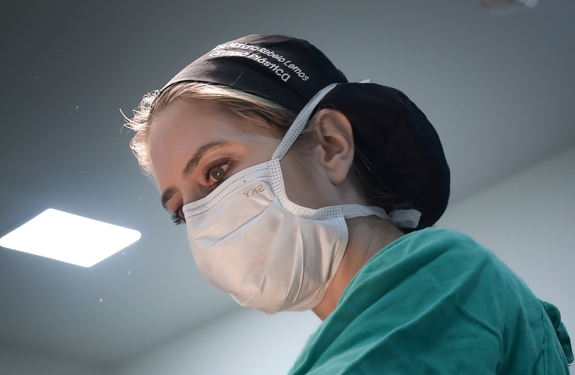 Mamoplastia vs. Mastopexia: um guia completo para escolher o procedimento certo